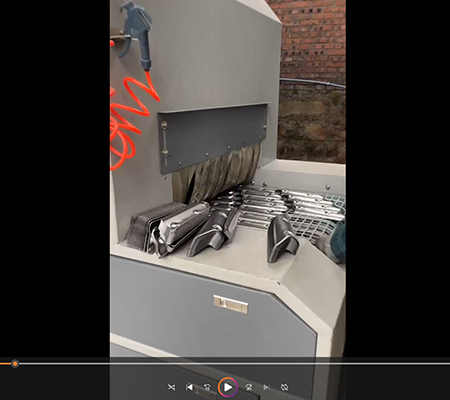 新鄉(xiāng)客戶案例：鋁材自動(dòng)噴砂機(jī)工作視頻